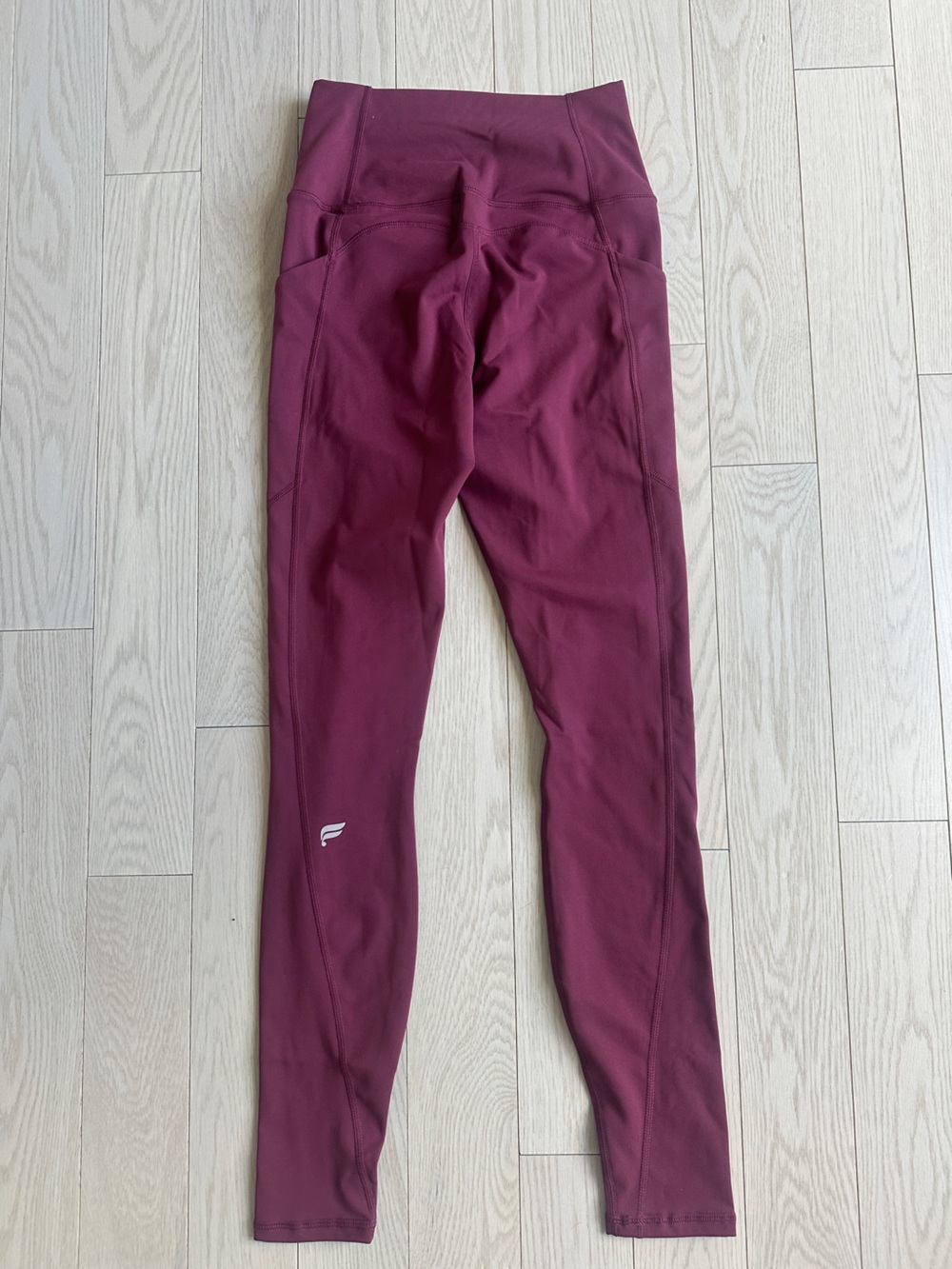 🆕🌸Fabletics Women’s Maroon High-Waist Leggings Size Small NWT